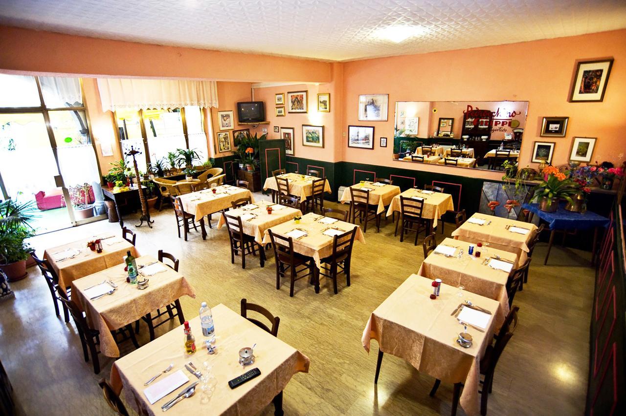 Albergo Della Posta กลูโซเน ภายนอก รูปภาพ